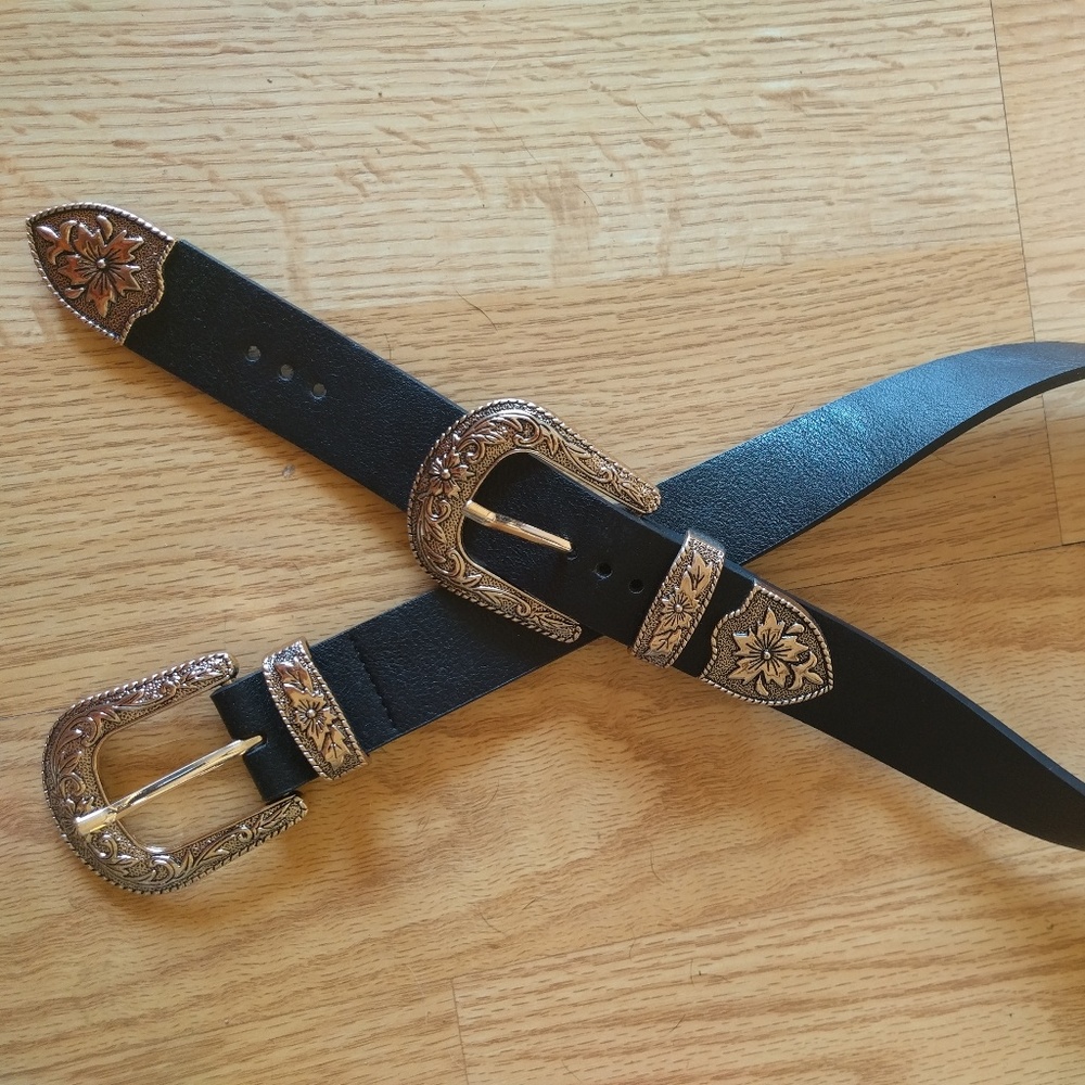 Double buckle belt NWOT