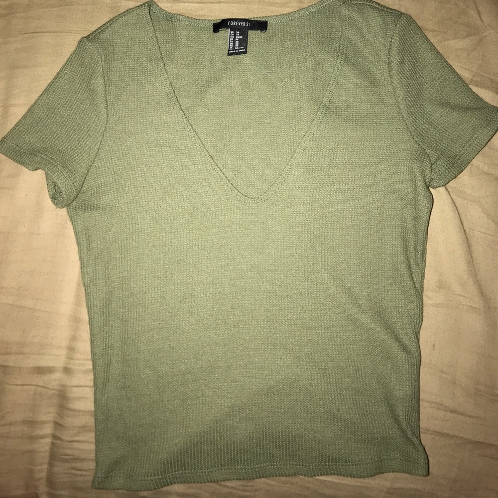 V-neck crop top