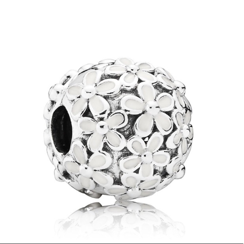 ✨SALE✨ Pandora Darling Daisy Flower Clip Charm