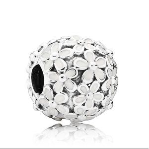 ✨SALE✨ Pandora Darling Daisy Flower Clip Charm