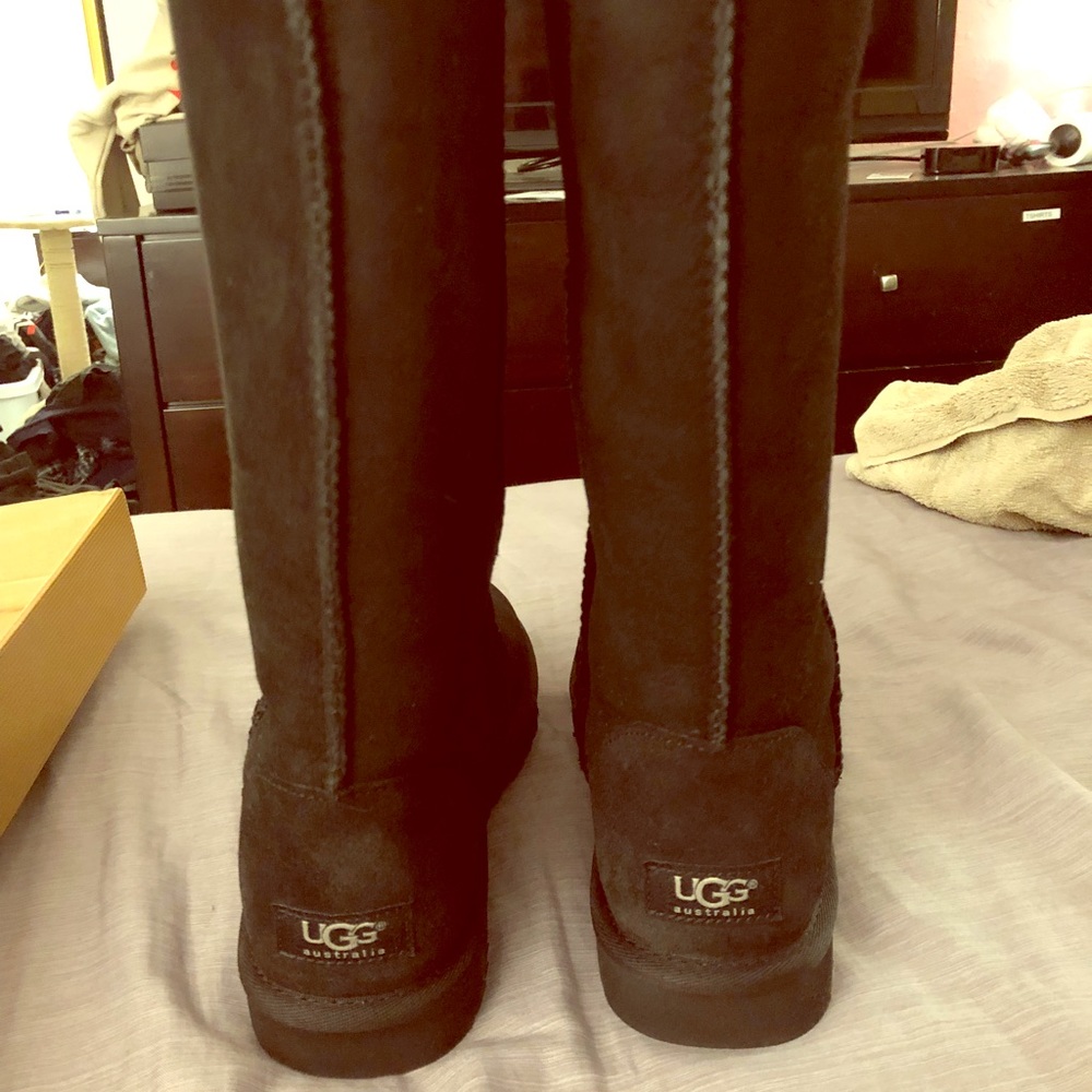 Authentic classic tall black uggs size 8