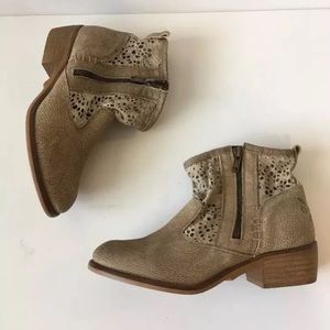 New no box Musse And Cloud Leather Brown Ankle Boots, Us8, 39