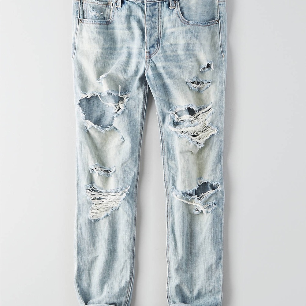 American Eagle Tomgirl Light Wash Jeans 🌻