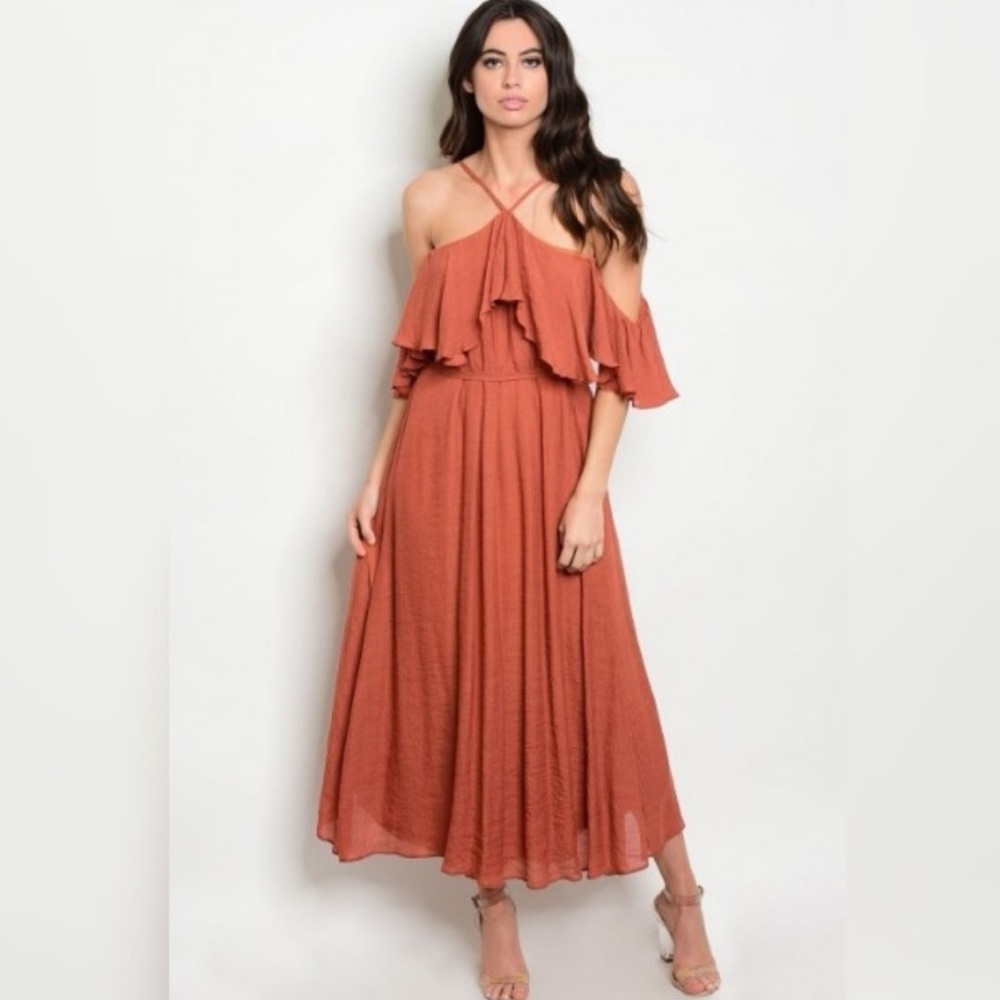 SOLD💥🍁 NEW Flowing Cold Shoulder Dress🍁 - Picture 4 of 5