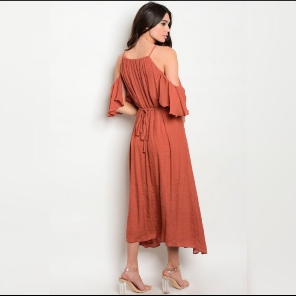 SOLD💥🍁 NEW Flowing Cold Shoulder Dress🍁 - Picture 5 of 5