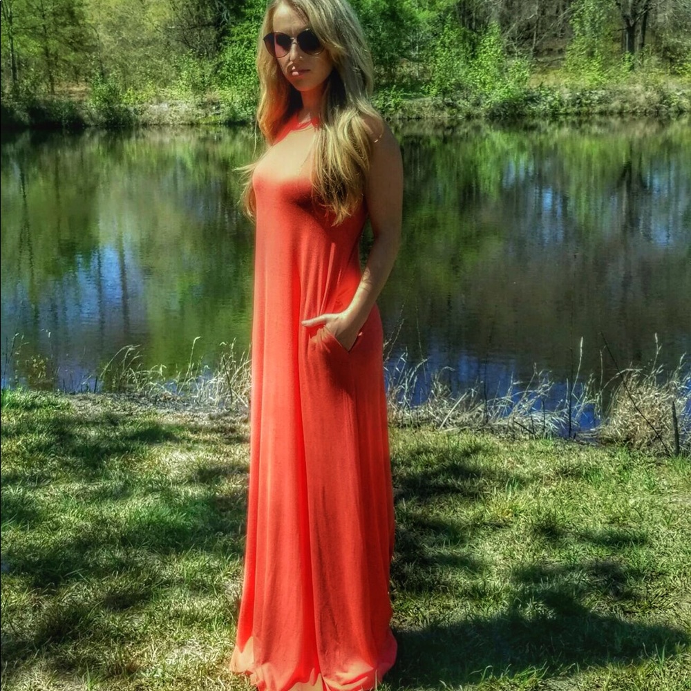 5️⃣ for $25 Sleeveless Maxi Dress - Picture 2 of 3