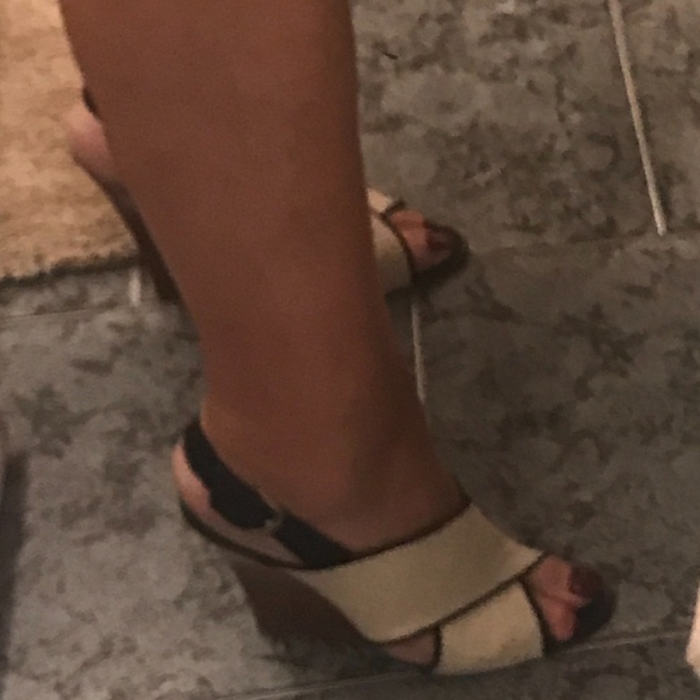 Wedge - Picture 2 of 3