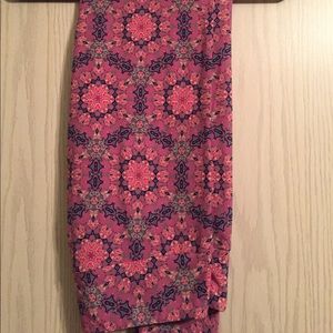 TC LuLaRoe leggings - pink kalaidescope.