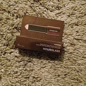 Hourglass foundation stick sample Hourglass foundation stick sample