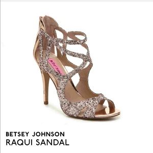 New in box Betsey Johnson raqui sandals in blush