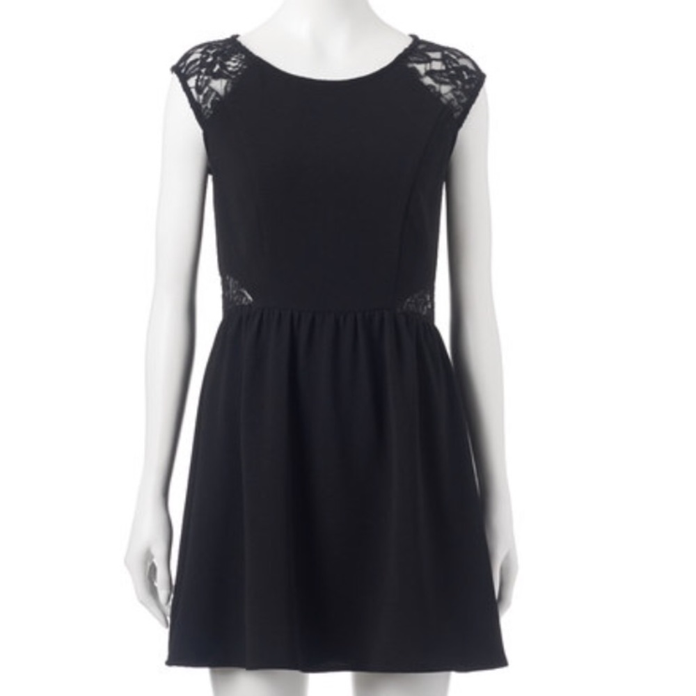 ! NWT! Lace Cap-Sleeve Skater Dress
