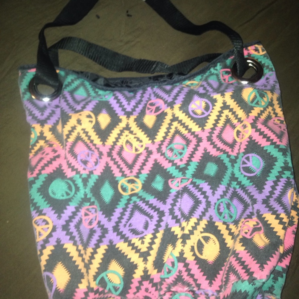 Ladies peace sign shoulder purse worn but nice