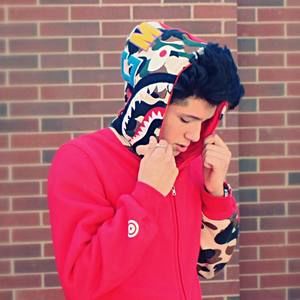 Meet your Posher, Javi