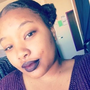 Meet your Posher, Lakiya