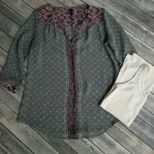 Maurices 3/4 Sleeve Blouse w/Tank Top Maurices 3/4 Sleeve Blouse w/Tank Top