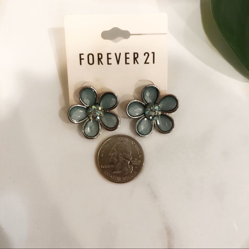 NWT F21 teal flower statement necklace