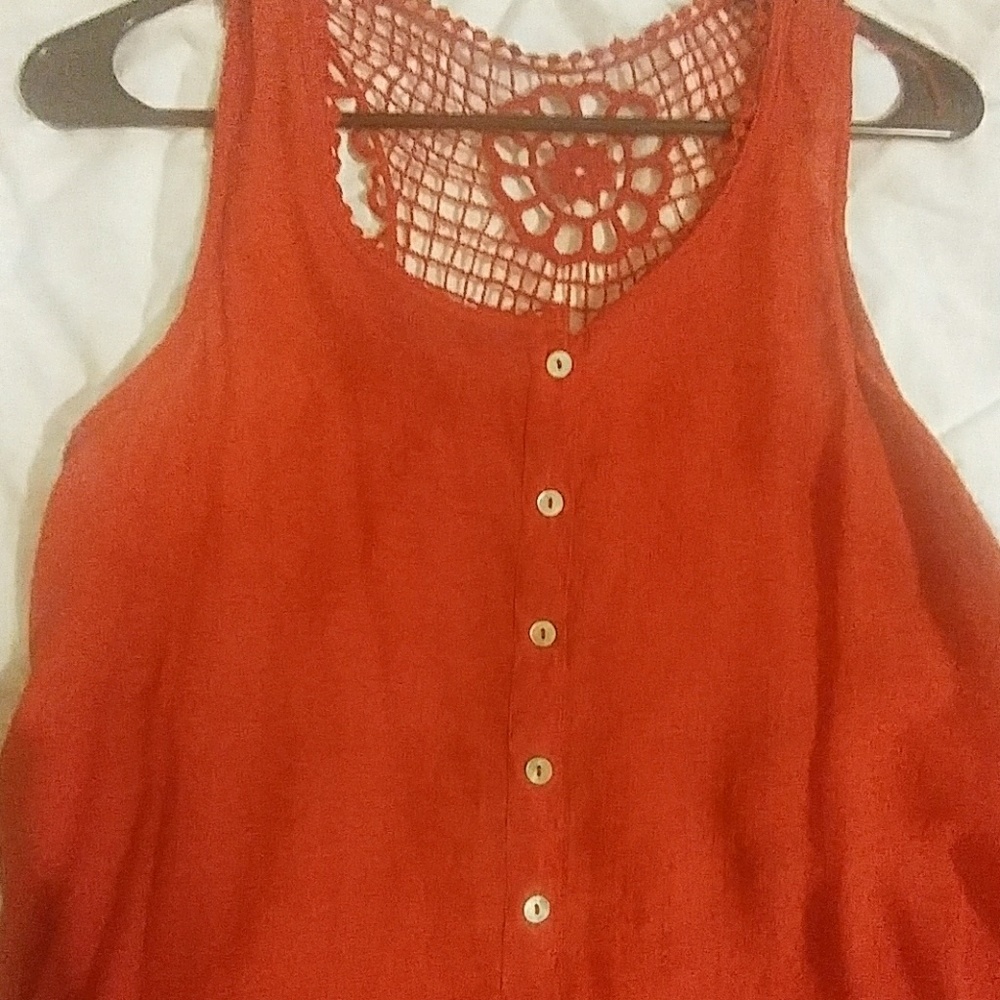 Red tank with crochet