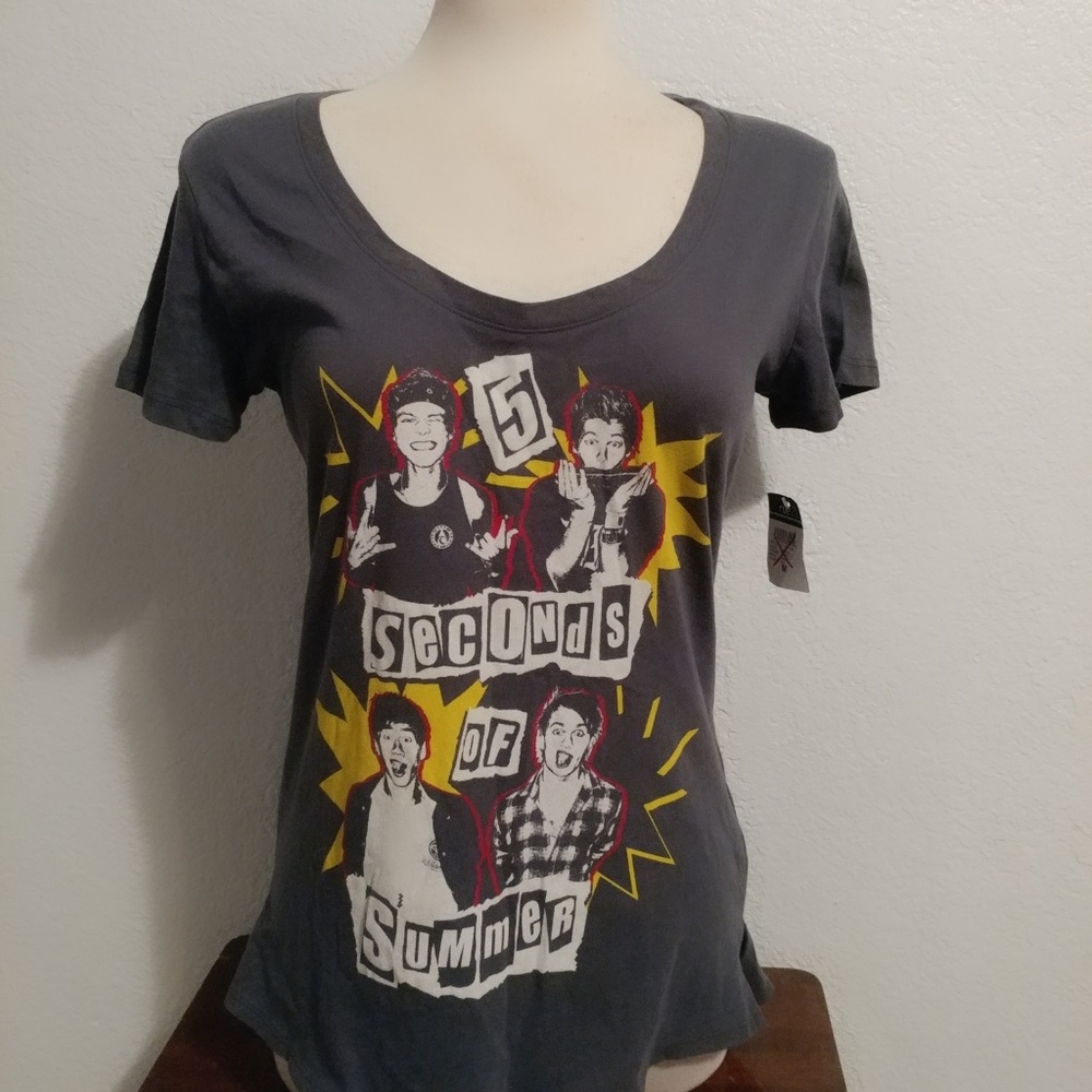 NWT 5 Seconds of Summer Tee shirt