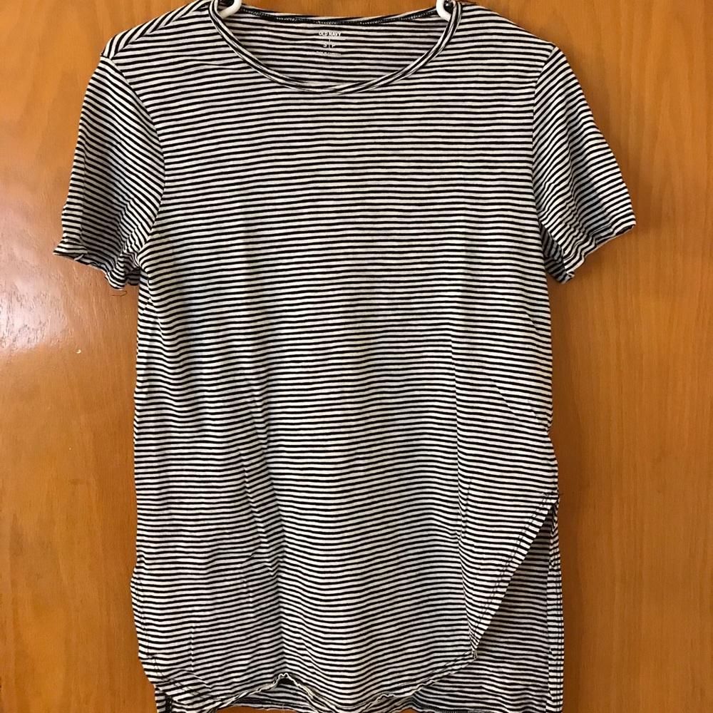 Black and white stripe old navy tee