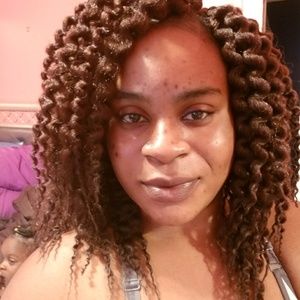 Meet your Posher, Crystal