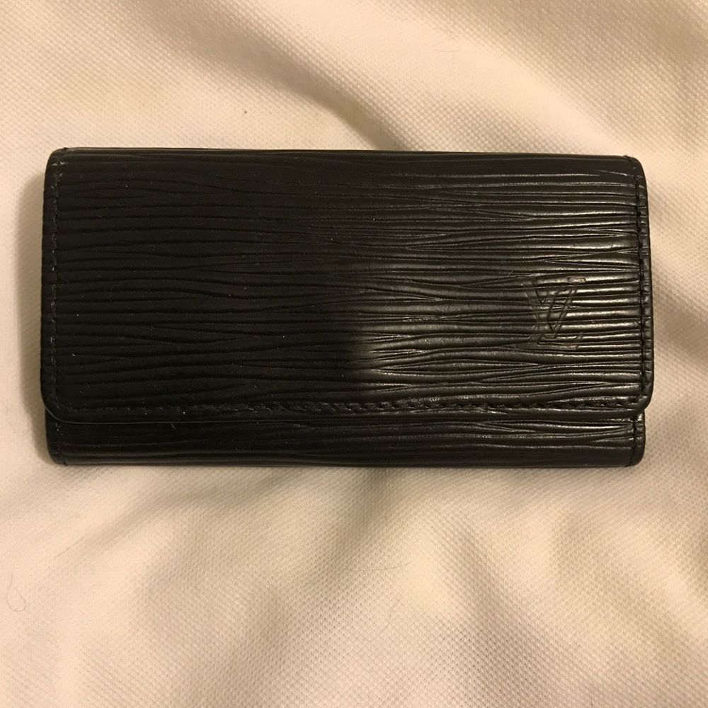 Louis Vuitton black Epi leather four key holder