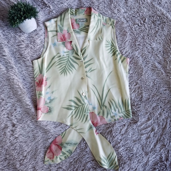 Tommy Bahama Tops - EUC S Tommy Bahama Button Up Tie Front Floral Top