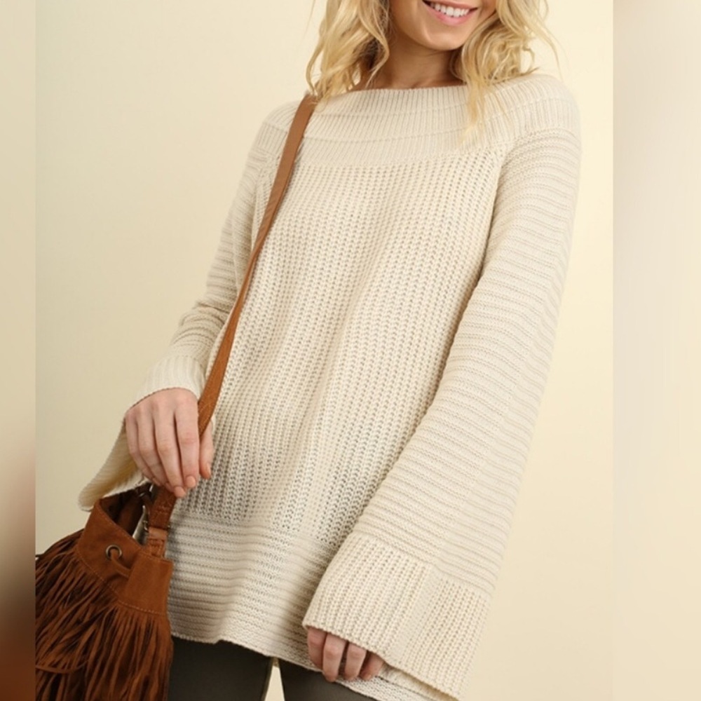 NWT Bell sleeve sweater