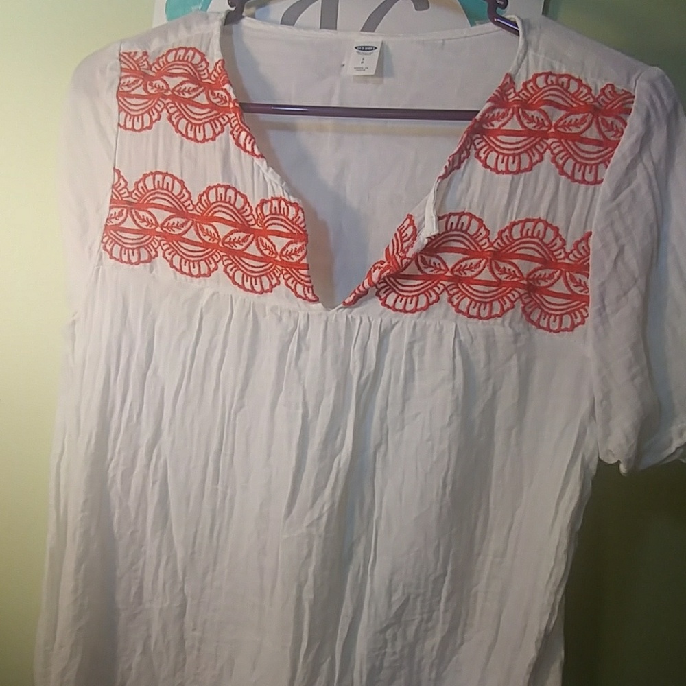 White shirt with crochet