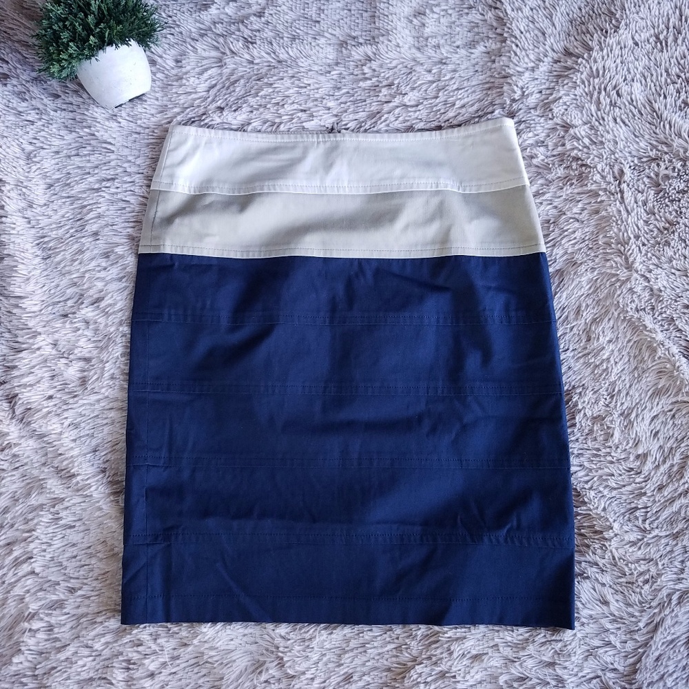 EUC Nanette Lepore Sz 4 White/Beige/Navy Skirt