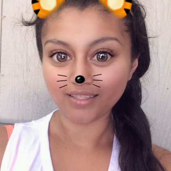 Meet your Posher, Anaibeth - Picture 1 of 1