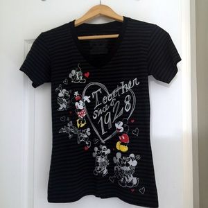 Nwot Disney store Mickey Minnie tee