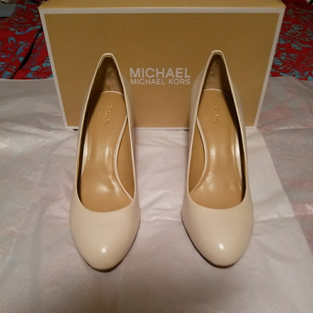 **Sale** MK Flex Round Toe Pump