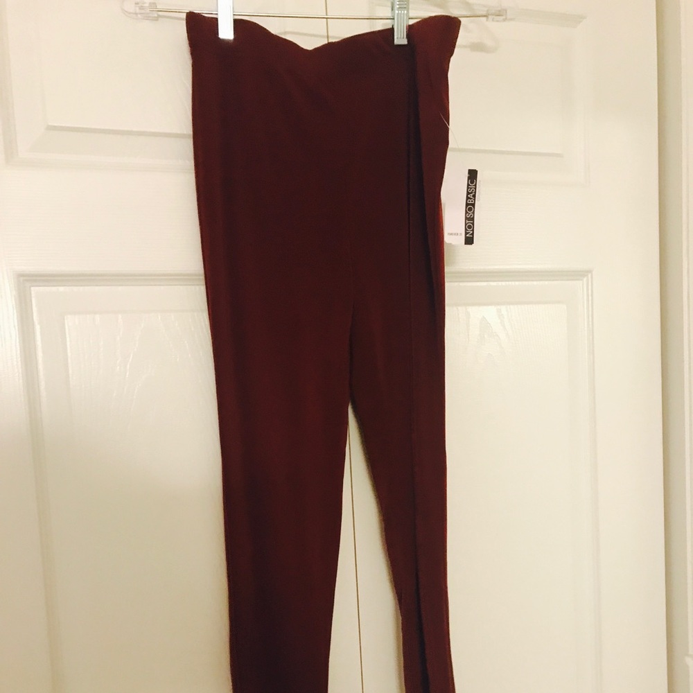 Burgundy leggings size M 💞