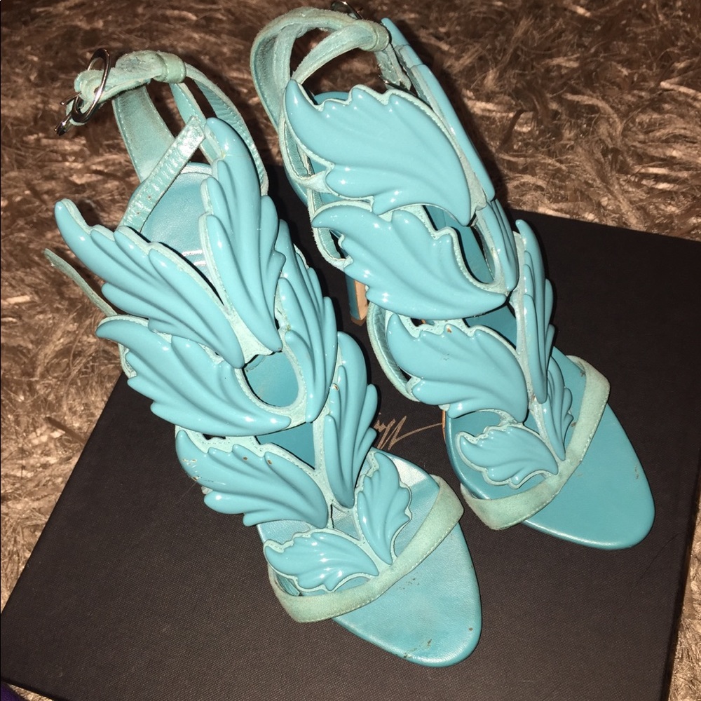 ❌SOLD❌Giuseppe Zanotti cruel Summer size 38 Teal