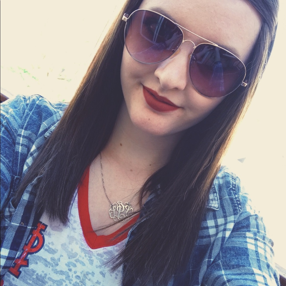 Meet your Posher, Shelby