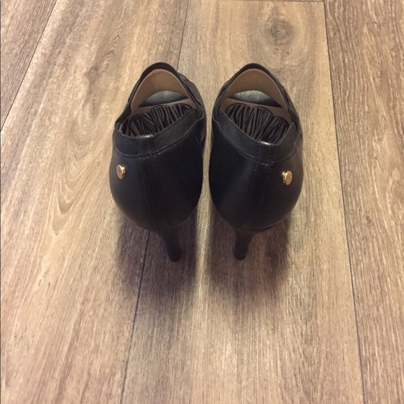 Size 7, Black Calvin Klein shooties - Picture 2 of 3