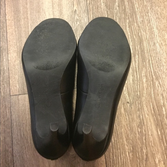 Size 7, Black Calvin Klein shooties - Picture 3 of 3