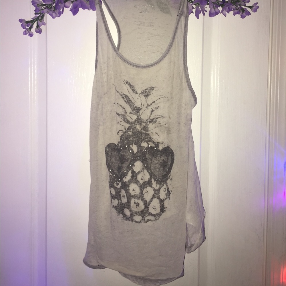 Gray pineapple shirt