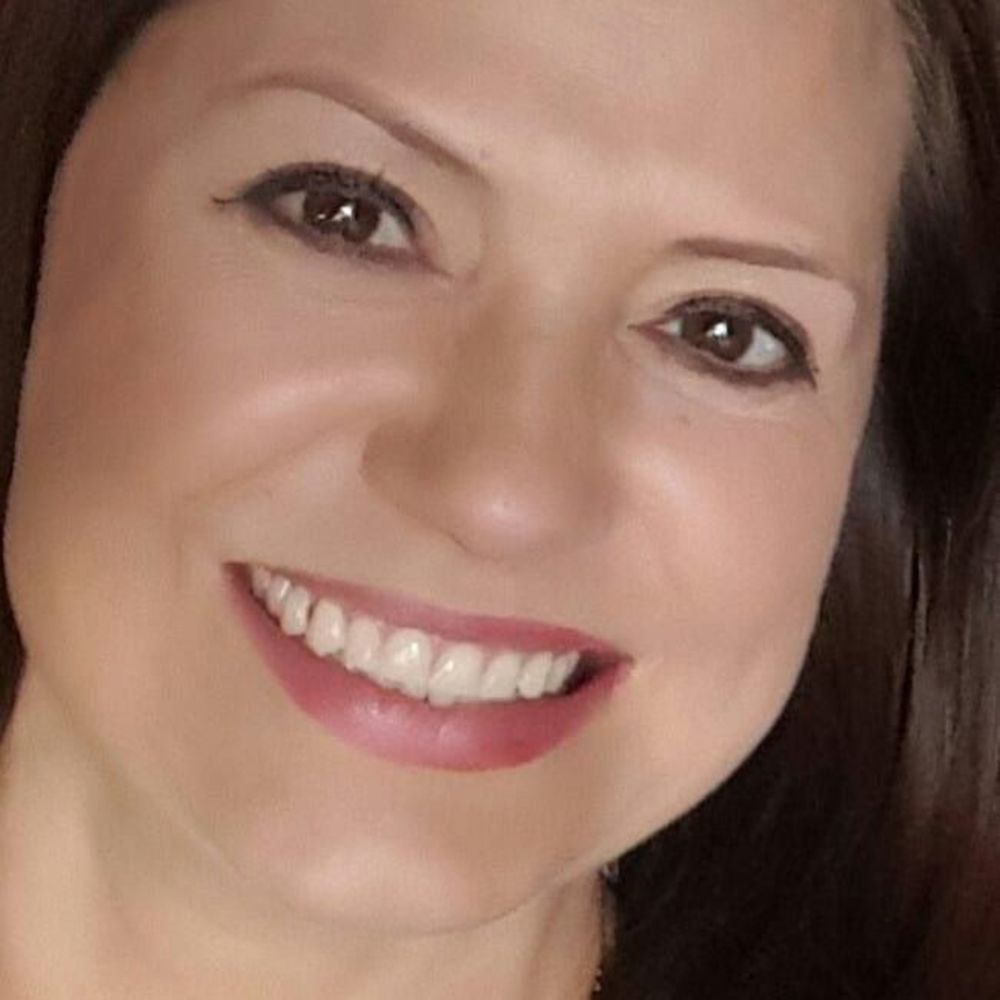 Meet your Posher, Adela