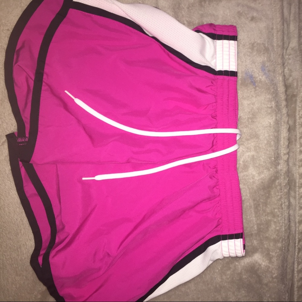 pink shorts