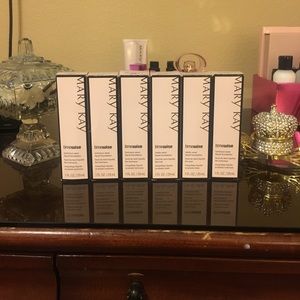 Mary Kay Foundation Ivory tones Mary Kay Foundation Ivory tones