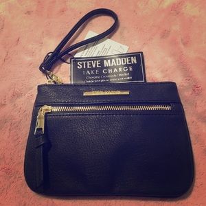 Steve Madden Charging Wristlet Steve Madden Charging Wristlet