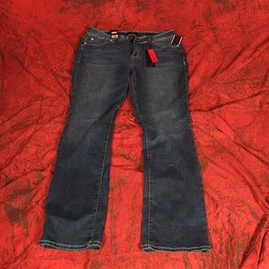 NWT Earl slim boot cut jeans