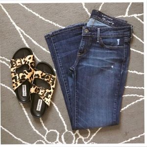 Levi's trousers. Straight leg jeans. Size 28