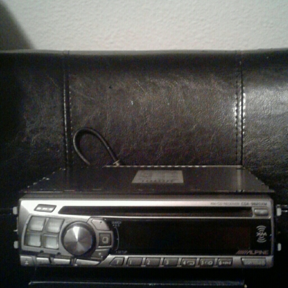 Alpine XM Satellite/CD/AM&FM radio