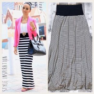 Promesa Black and White Stripes Skirt, Sz M Promesa Black and White Stripes Skirt, Sz M