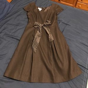 Brown dress with polka-dotted bow and POCKETS!