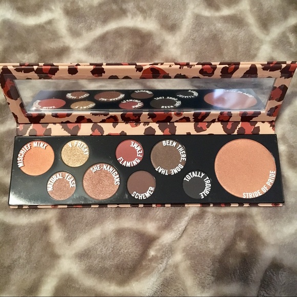 M•A•C Girls 'Mischief Minx' Palette - Picture 3 of 7