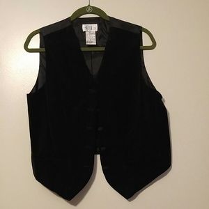 Cricket Lane black vest