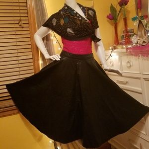 Circle Black Skirt! Circle Black Skirt!